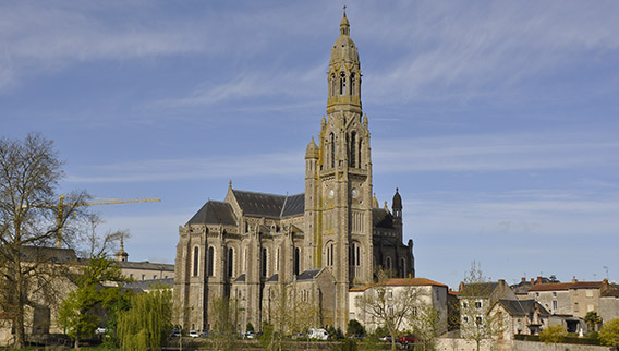 BASILIQUE SAINT LOUIS-MARIE GRIGNION DE MONTFORT