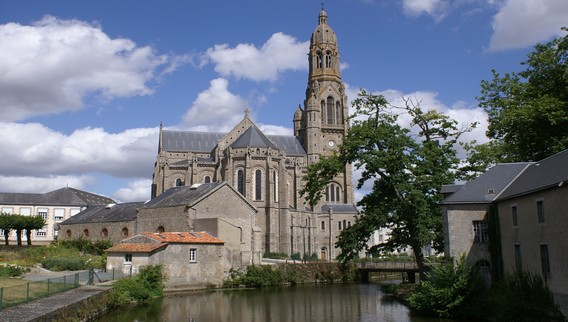 BASILIQUE SAINT LOUIS-MARIE GRIGNION DE MONTFORT